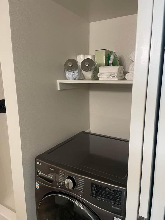 Apartament Sleeping Uptown Seattle Zewnętrze zdjęcie