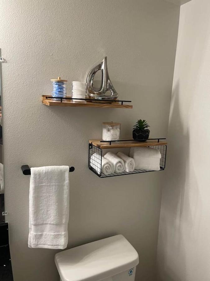 Apartament Sleeping Uptown Seattle Zewnętrze zdjęcie